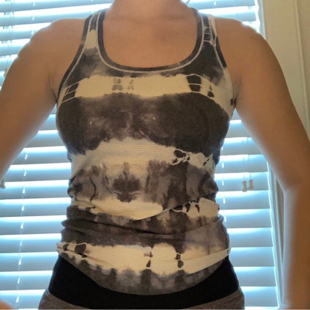 Lululemon tank top